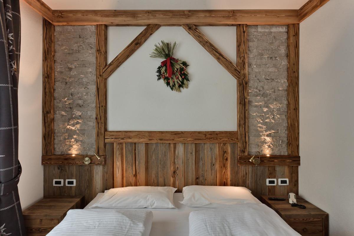 Superior Double or Twin Room Mountain View